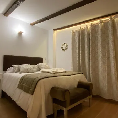 Romántico Ático Terraza privada y Cochera Gratis-3